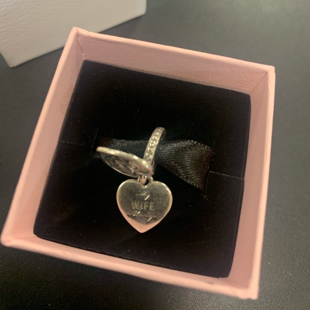 Gently worn ‘wife’ heart shaped charm in new Pandora box